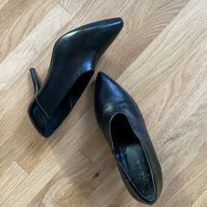 Tahari Shootie Black Leather Size 6M with 3” heel